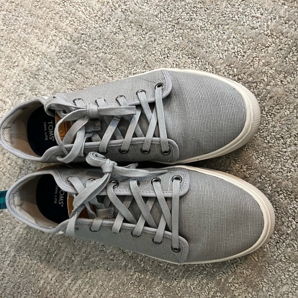 Toms shoes - Picture 1 of 3